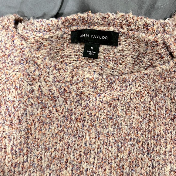 Ann Taylor sweater size medium - Picture 3 of 4